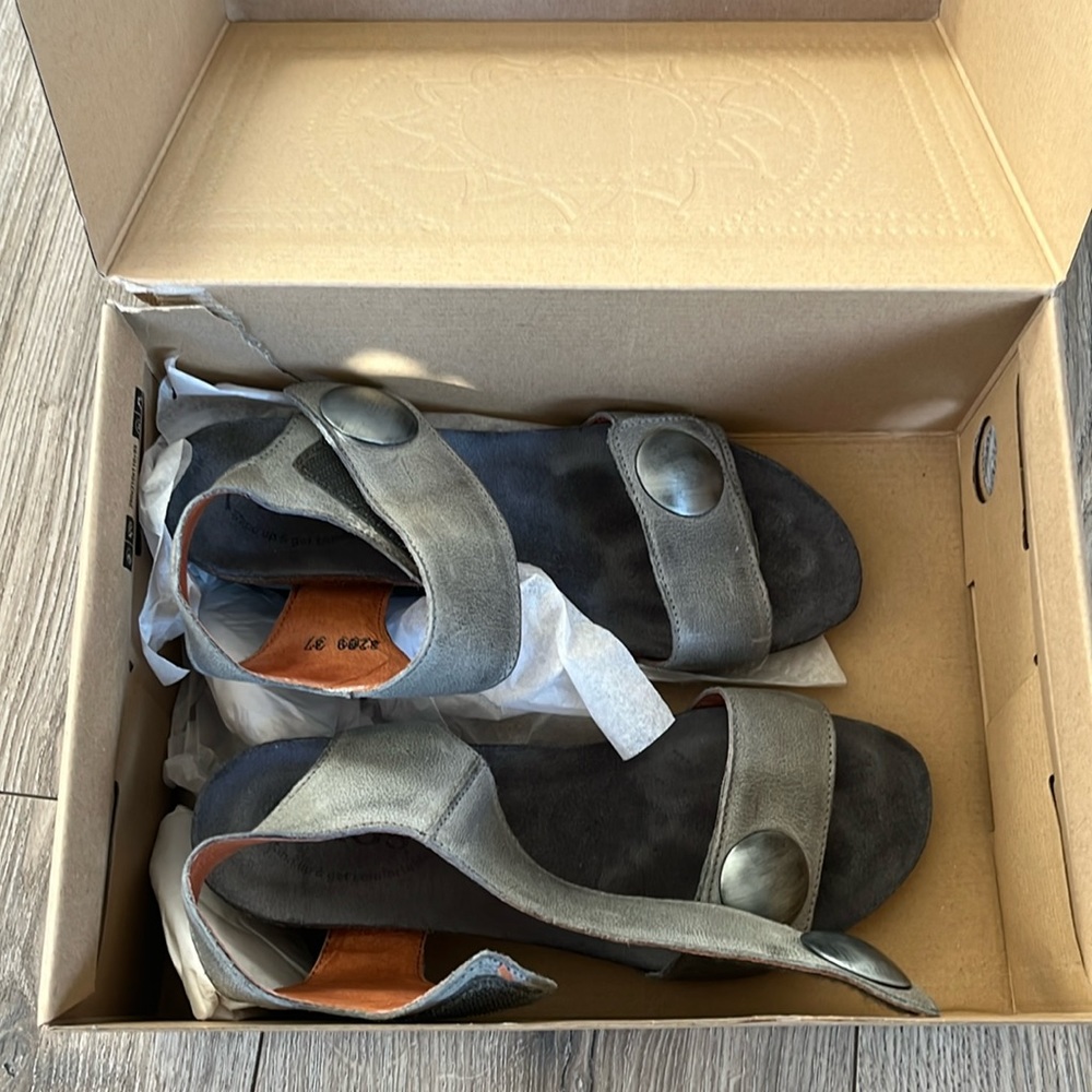 Taos gray sandals